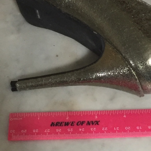 ❗️DONATING 6/12❗️FINAL PRICE❗️Perfect pewter platform pumps - Picture 4 of 4